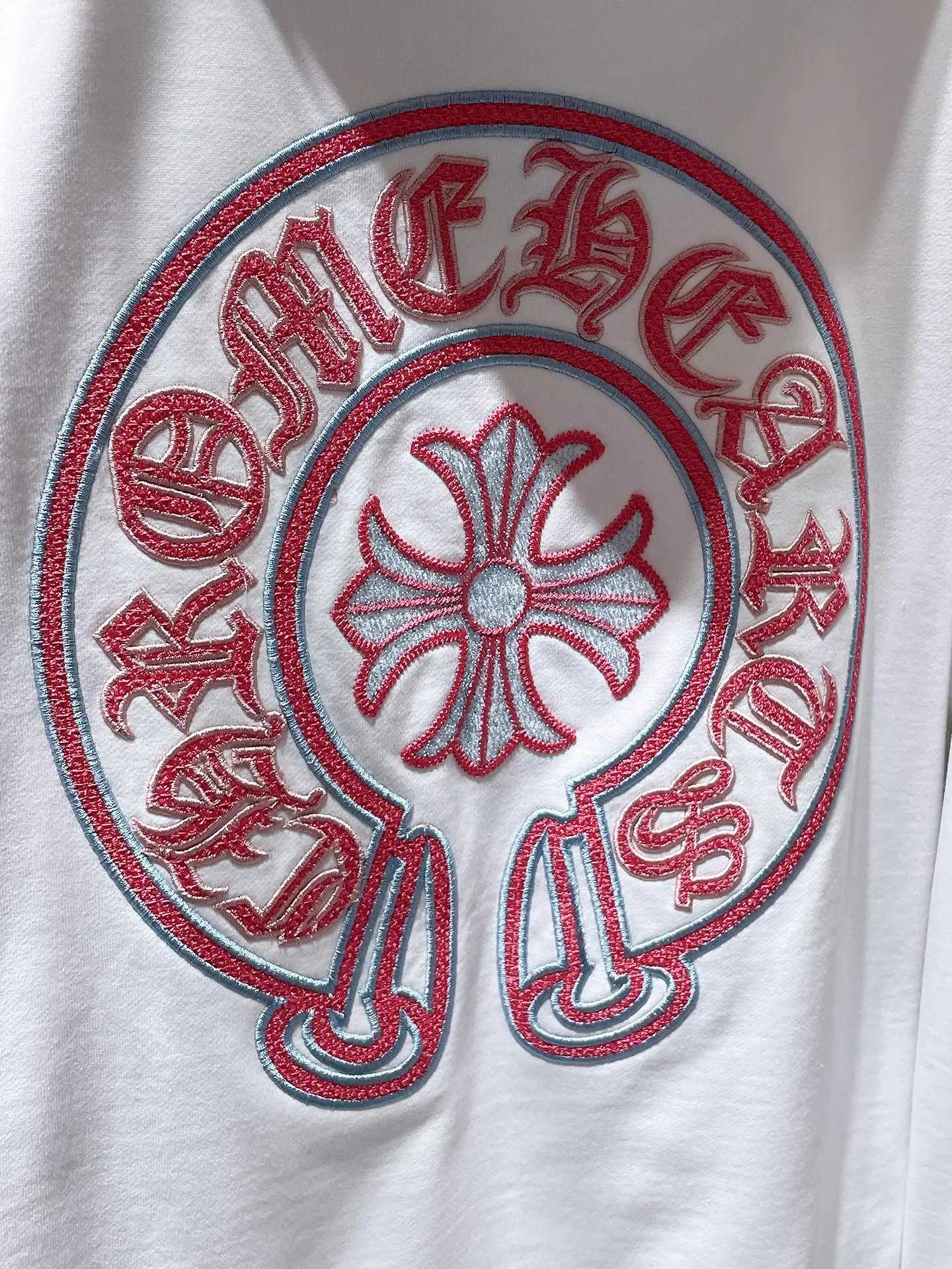P270 Chrome Hearts Autumn and Winter 2025 Counter Synchronization Chrome Horseshoe Sanskrit Cross Embroidery Hooded Sweatshirt Vacuum Embroidery Method! Heavy embroidery! ! ! Tens of thousands of needles! ! Improved customized version of 1:1 high-gram weight high-quality fabric Recommended color: white black code number: S, M, L, XL